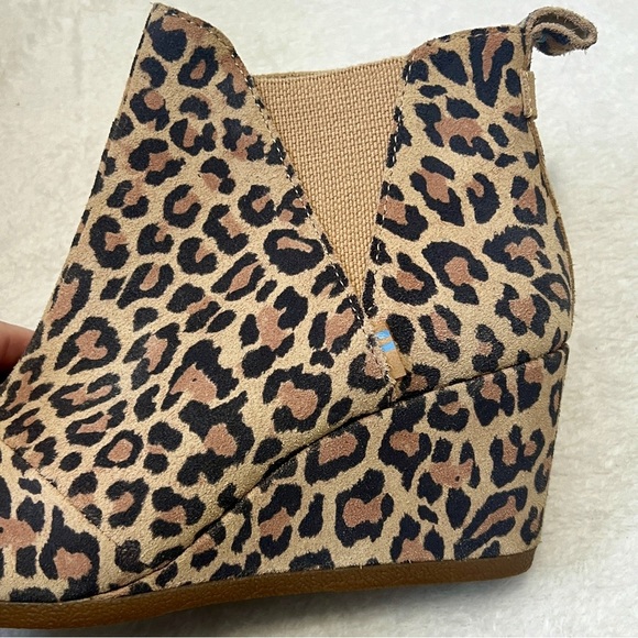 TOMS Leopard Kelsey Wedge Suede Ankle Booties - Size 7 - Picture 4 of 9
